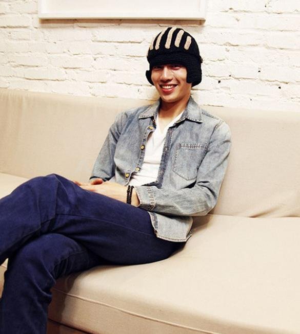 Women Men Boy Buttons Crochet Knit Black Ski Beanie Wool Roman Knight Hat Mask Cap Warm Headwear